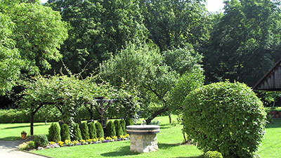 Herrlich angelegter Garten